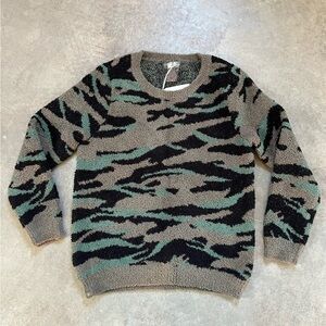 Barefoot Dreams CozyChic Seaside Crewneck Pullover Green Camo NWT